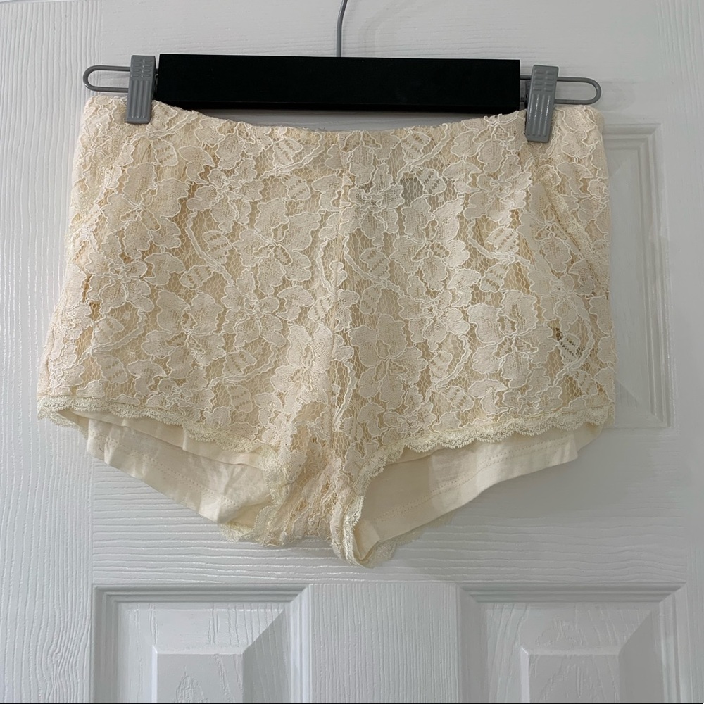 White/Cream Lace Shorts